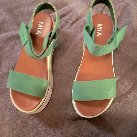 MIA Shoes - MIA Green sandals 7.5